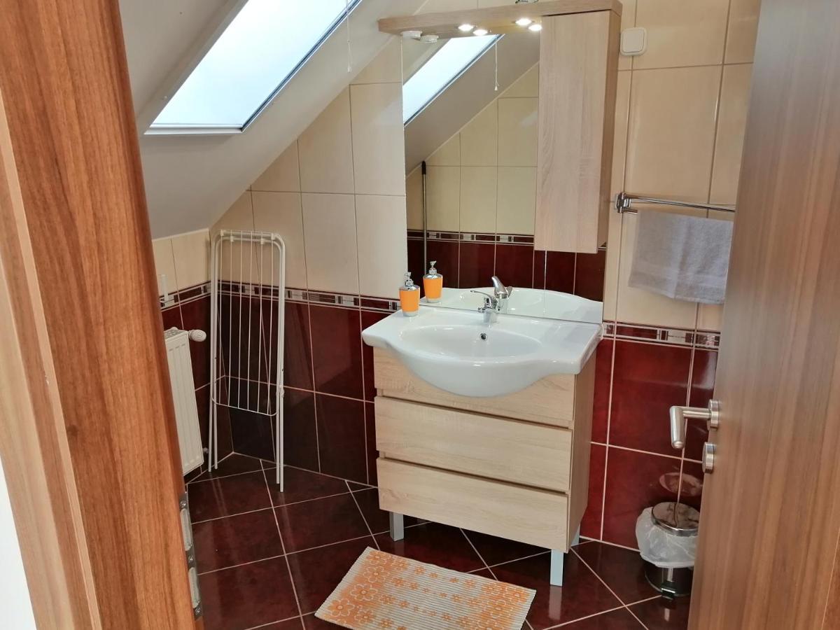 Csipkehaz Apartman Cserkeszőlő Exteriör bild