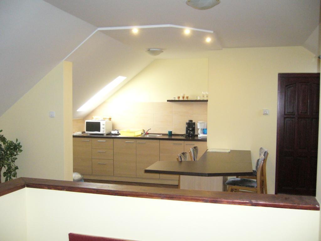 Csipkehaz Apartman Cserkeszőlő Exteriör bild