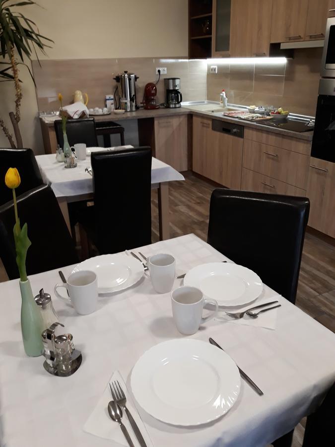 Csipkehaz Apartman Cserkeszőlő Exteriör bild